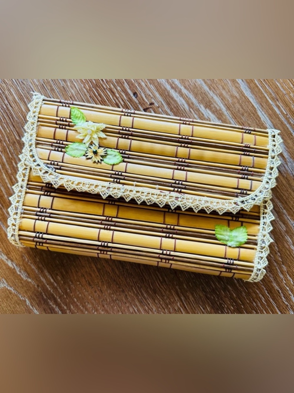 Vintage 70s Boho Rattan Tiki Floral Pinup Clutch